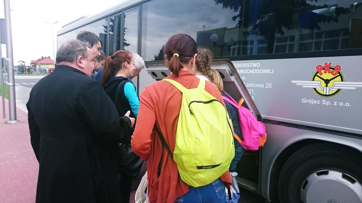 sdm2016radom's tweet photo. Pielgrzymi z Rosji dotarli do Sławna k. Opoczna! Cudownie :) https://t.co/kLfDyG709d