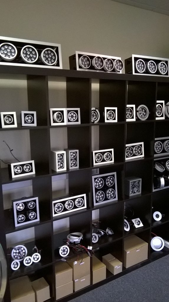 IngeniousLight's tweet image. We&apos;ve got a slew of Laterals in our online shop - perfect for retail detail ingeniouslighting.com #retail