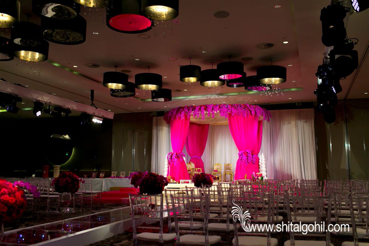 What an #amazing wedding congrats to the Lakhani family. And always a pleasure to work with <a href="/ritzymusic/">Beverly Ritz</a> <a href="/shitalgohil/">shital gohil</a>