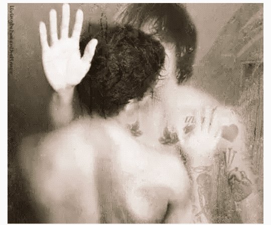 ladirectionerXD's tweet image. #LouisIsHarrysHome j&apos;ai retrouvé ça #oups😂😉😏