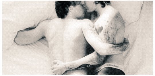 ladirectionerXD's tweet image. #LouisIsHarrysHome j&apos;ai retrouvé ça #oups😂😉😏