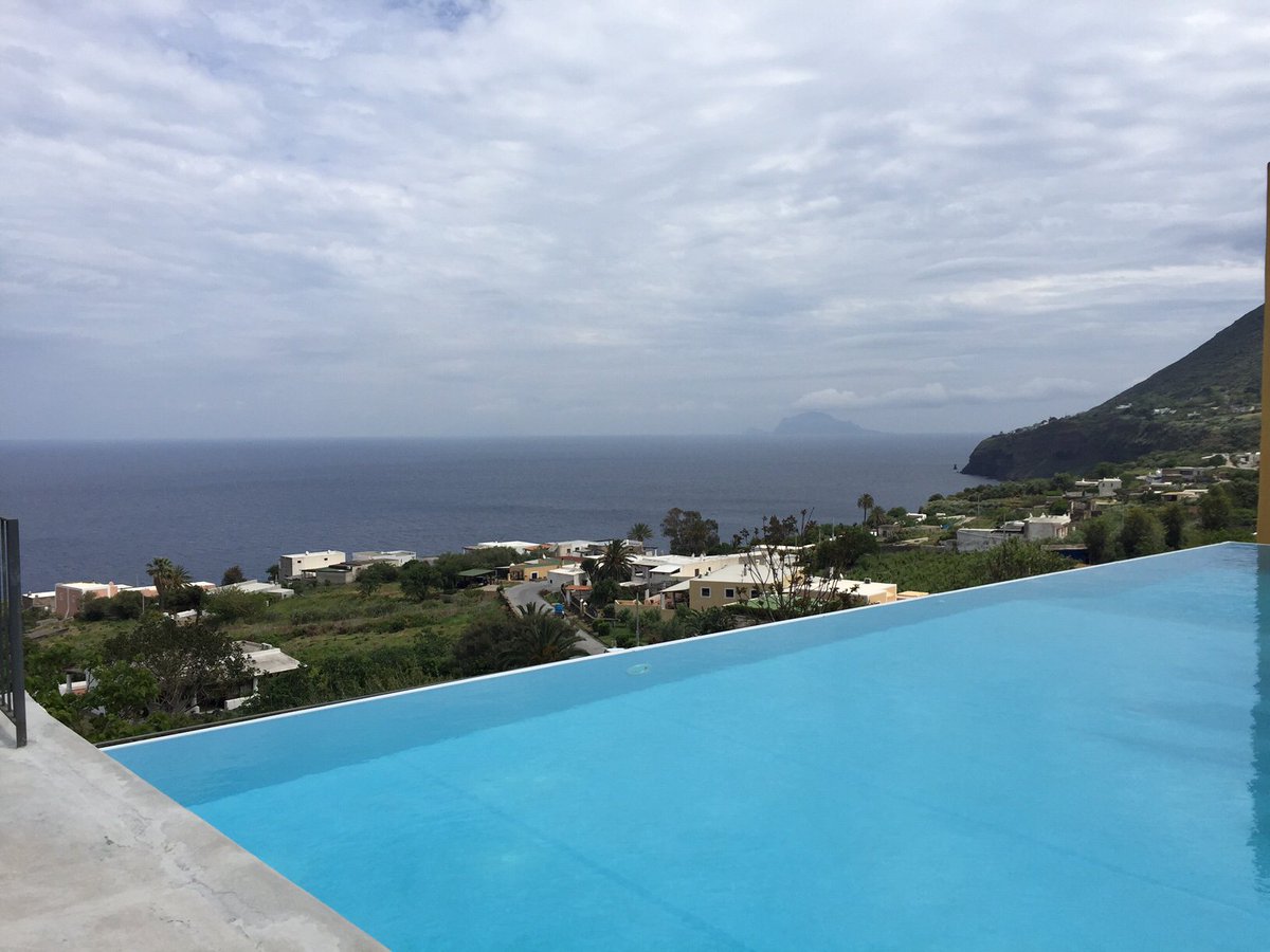 #Salina e #SanVito tra le 19 #spiagge più belle d’italia #Sicilia ow.ly/sf9Y302mA2U