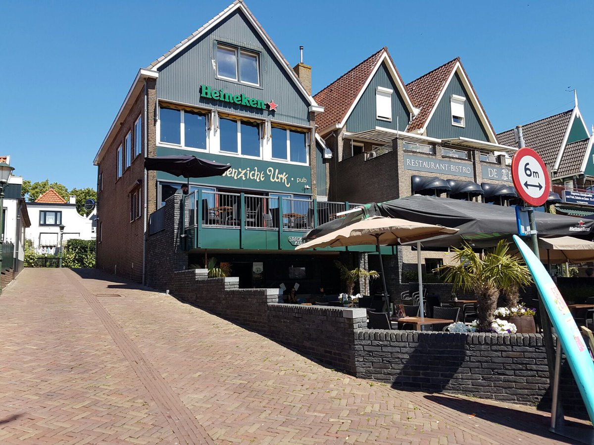 havenzicht_urk's tweet photo. Zoek je verkoeling.?  
Kom dan genieten op de haven van een fris drankje op ons vernieuwde boven en benedenterras..! https://t.co/D7t80Xy92t