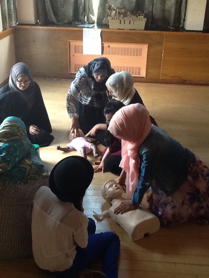 SwansSixthForm's tweet image. Our second batch of lifesaving Year 12&apos;s in action today with trainer @Chris_king_uk @stjohnambulance