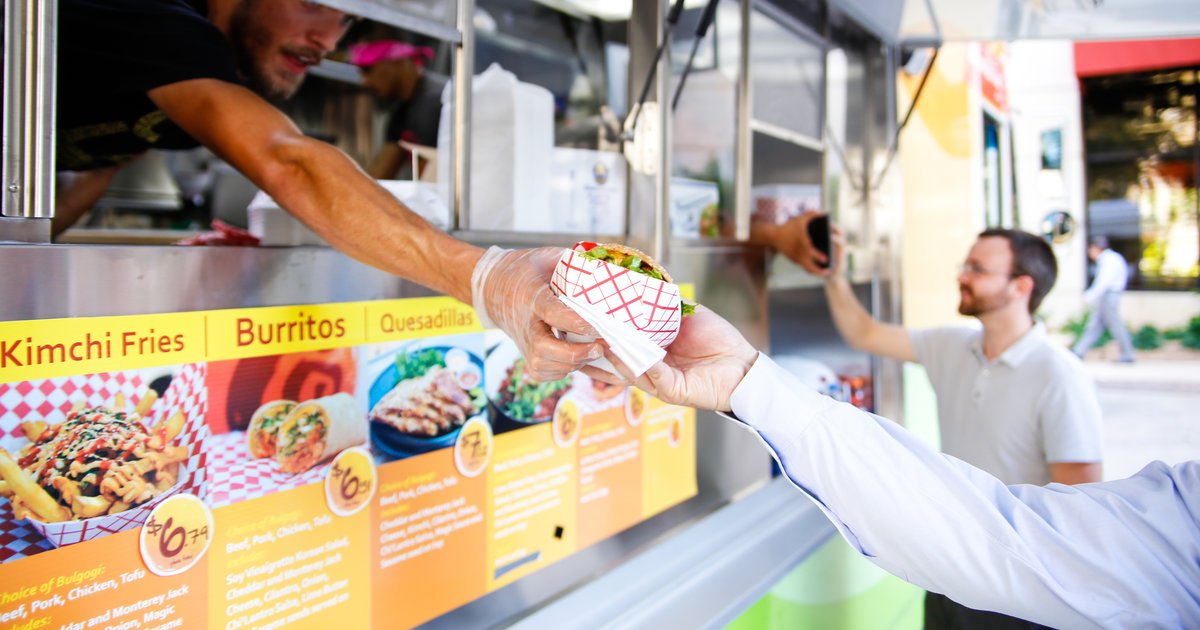 EatFromATruck's tweet image. Things You Don't Understand About #FoodTrucks (Unless You Own One) [via @Thrillist] buff.ly/29vogDc