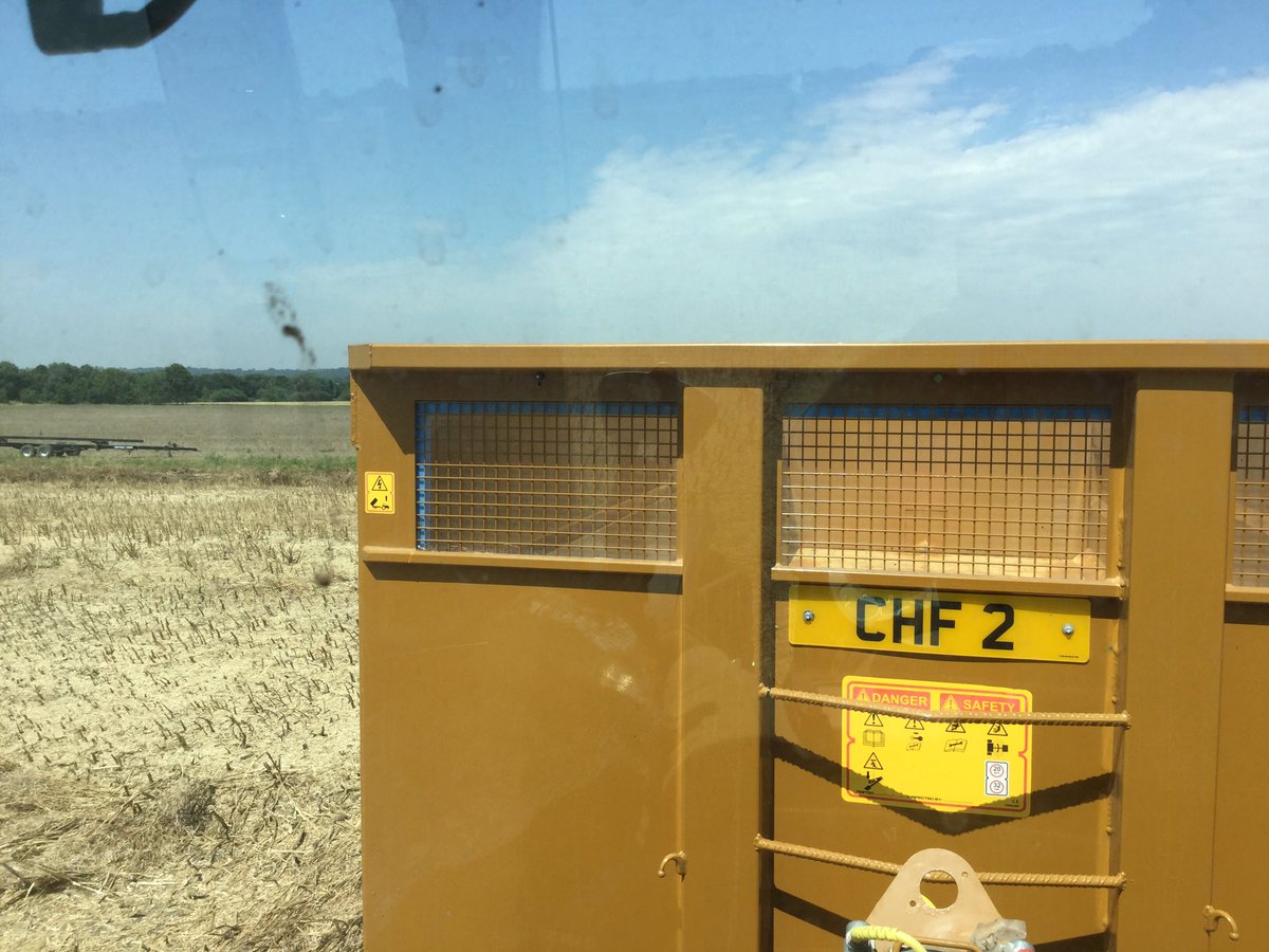 ChilderditchFms's tweet photo. First full day of #harvest16 today.  After 6 seasons on the combine, I have been promoted to #corncart #fendt https://t.co/KAHloiQ1Sr