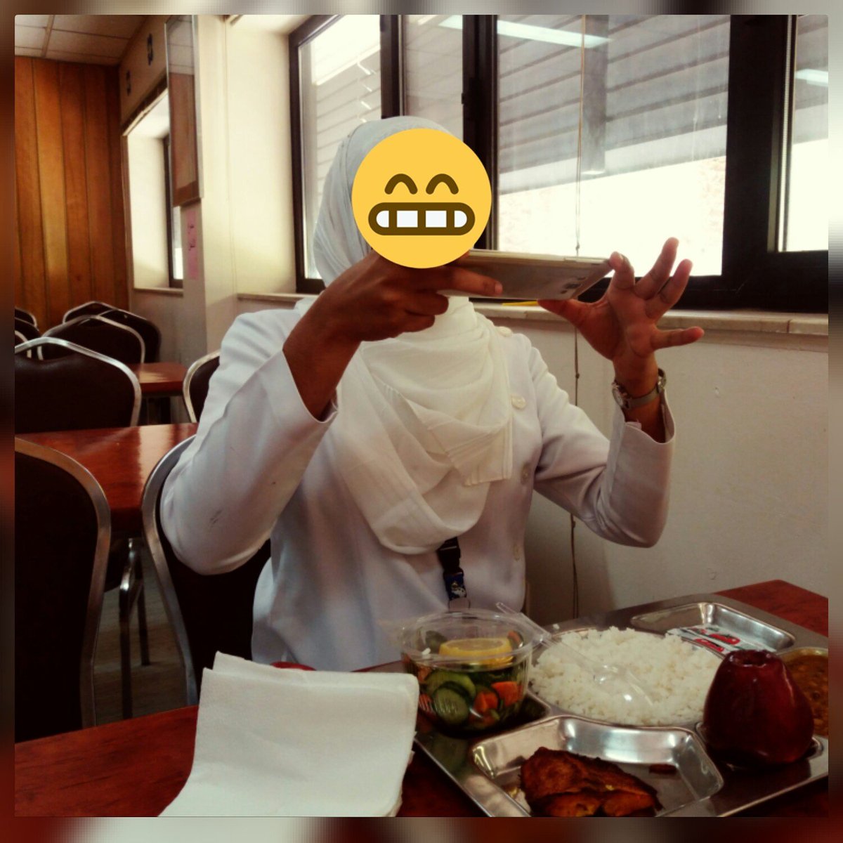 geehmitch's tweet photo. taking pics before you eat be like.............. 😂😂😂😁😁😁😁 #eat #selfie #snap #food #Picture https://t.co/zpQZF5GIzL