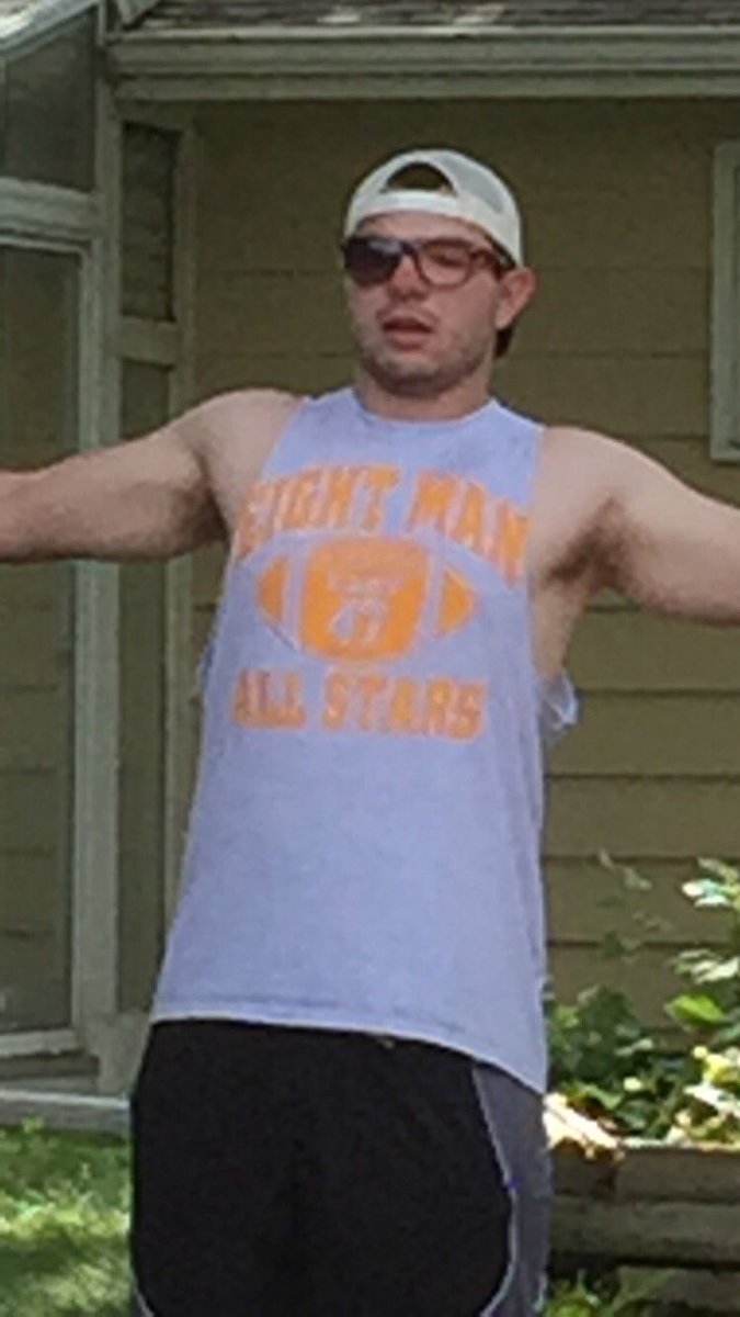 TheTopekaMole's tweet photo. Happy Humpday!!  #ComeAtMeBro #MoleSwag https://t.co/rCdH8n0NSS
