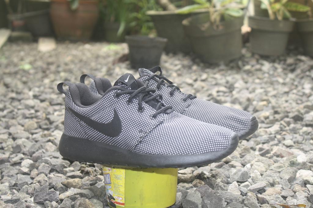 Nike rosherun new colour size 36,38 bnwb. 450k <a href="/BOM_STORE/">line: masbom</a> <a href="/HujanSneakers/">Hujan Sneakers ☔</a> @vanssneakersID @SickBirdsco <a href="/MySkateSurfOl/">My Skate Surf Online</a>