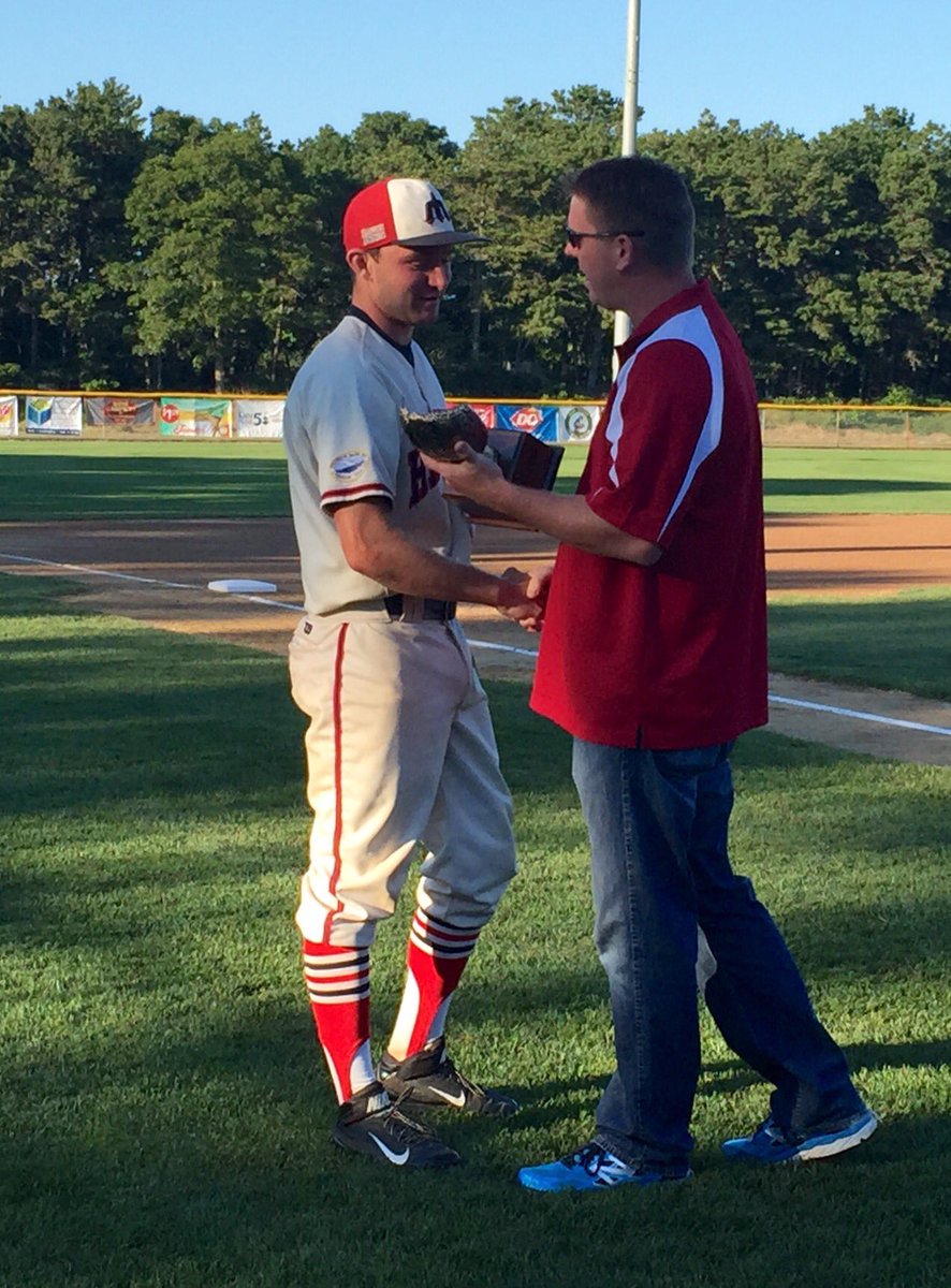 OfficialCCBL's tweet photo. The Manny Robello 10th Player Award goes to Austin Filliere of @HarwichMariners @MITengineers Congrats to Austin. https://t.co/iXB30uMzR7