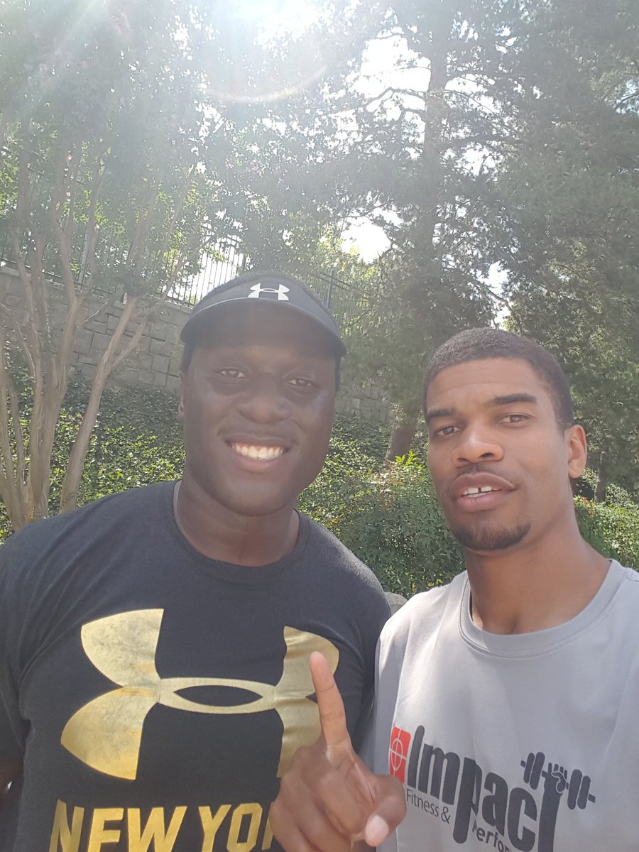 trammell110's tweet photo. Just finished getting Prince Shembo tightened up before he heads out! #speed #speedtraining #speedkills #NFL #beast https://t.co/dVWe1yLRLC