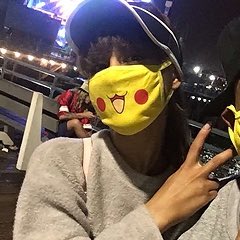 bestofarigb's tweet photo. ariana with pokémon https://t.co/T1w5Uduoni