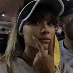 bestofarigb's tweet photo. ariana with pokémon https://t.co/T1w5Uduoni