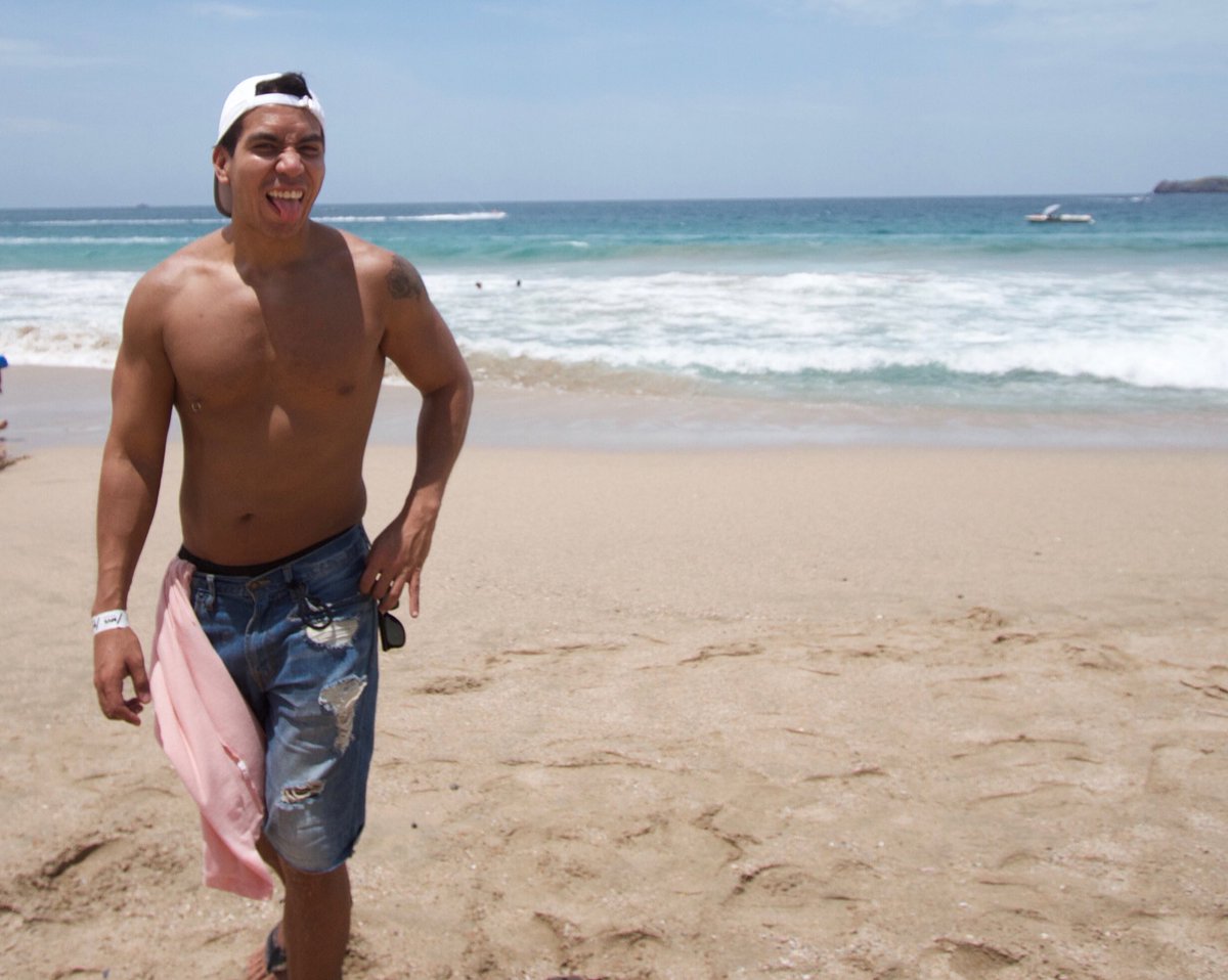 danxpsyco's tweet photo. #workbeach https://t.co/0oEkX7g3rP