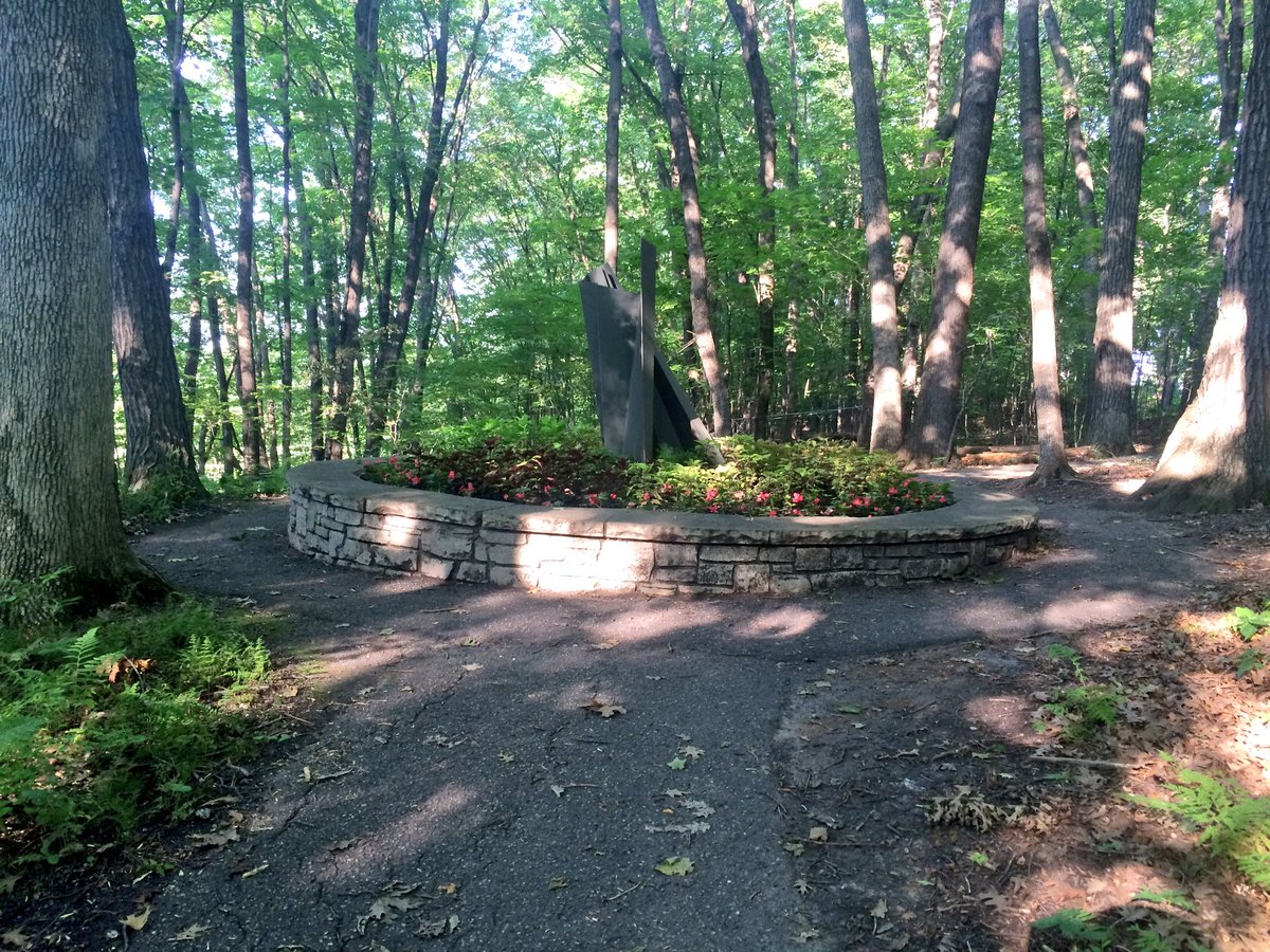 seanjamesdesign's tweet photo. Too many pics to tweet @ the #MinnesotaArboretum on the #PerennialPlantAssociation design tour! Wonderful
#PPAMn https://t.co/OGAQ6XbMfc