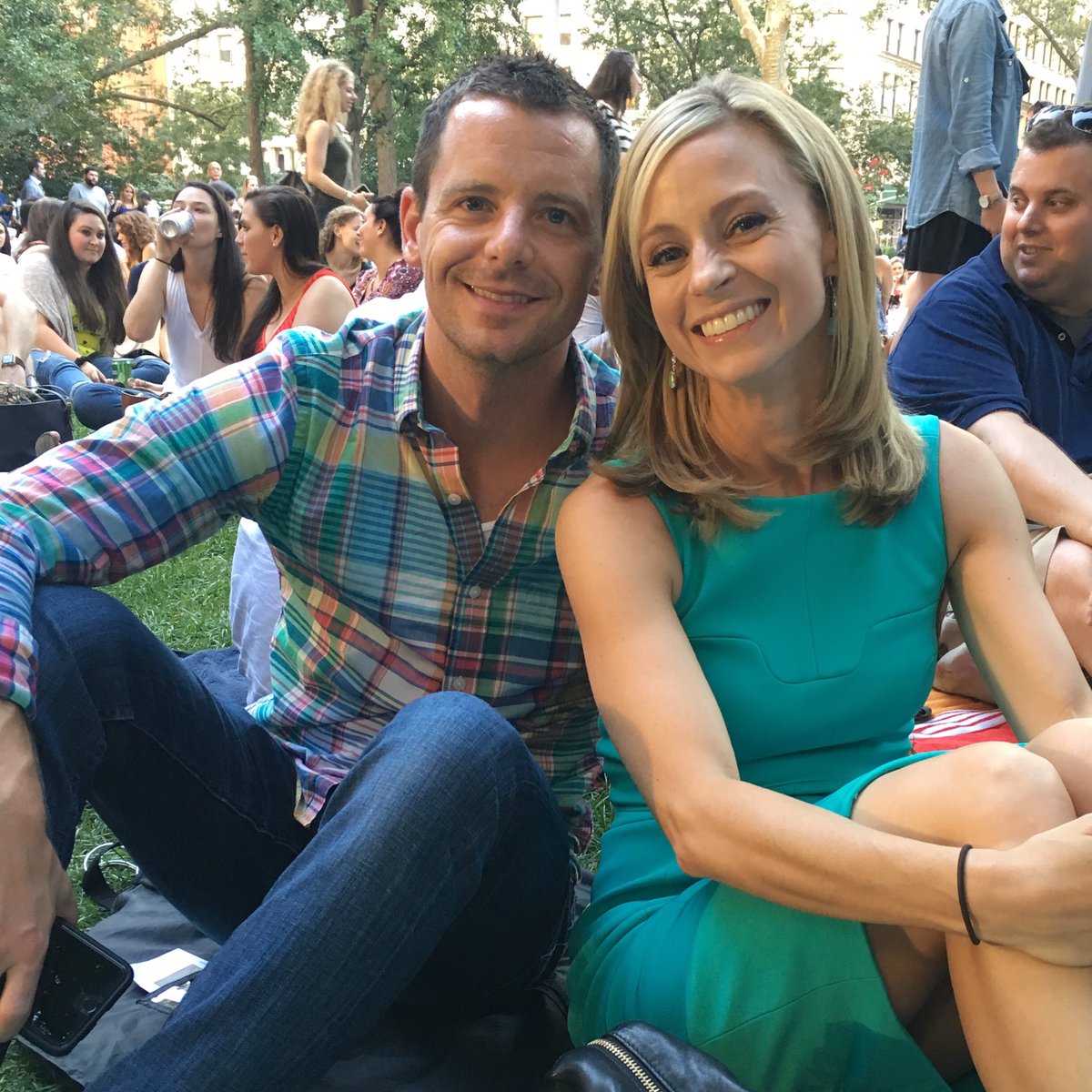 Courtney Reagan on Twitter: "Just a little @jakeowen pop-up concert in NYC  with my cousin in from St. Louis for work!… "
