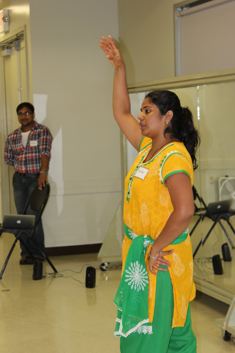 HelpFullLinkAge's tweet image. Meeting up 8/9 for a Bhangra workshop led by linkAges member, Nikita. #trynewthings #fitness #allageswelcome