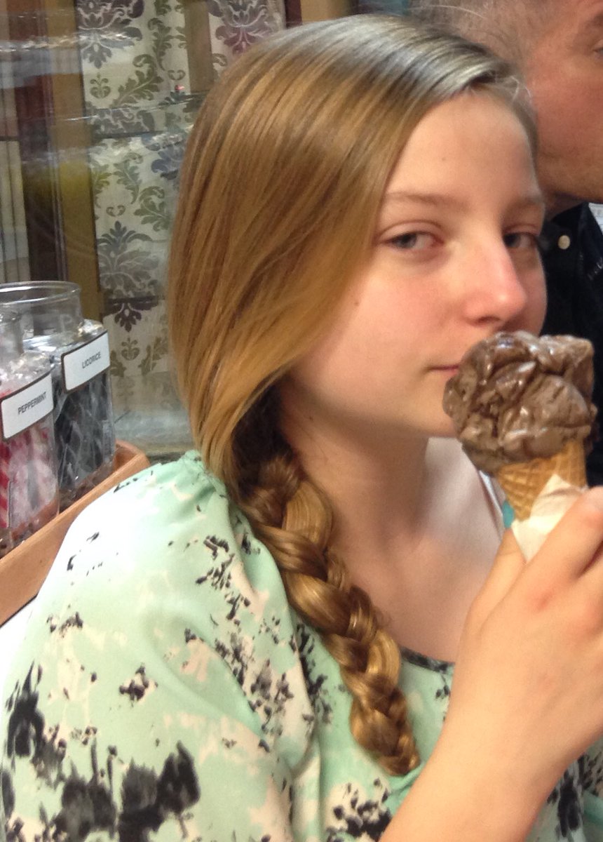 LBochat's tweet image. #getannabeltotheicecreammuseum