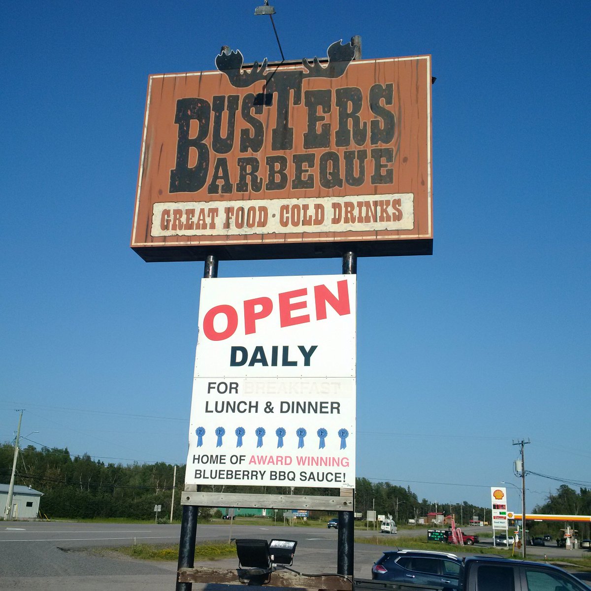 MicheleCadario's tweet photo. Stopped at #BustersBBQ in Vermillion Bay for my fave ribs on way to #Dryden @johncatucci @YouGottaEatHere https://t.co/MlhAxjYQYH
