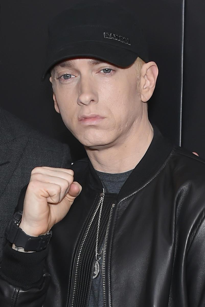 RainBOwGooDs's tweet photo. There’s A Rumor Eminem Will Drop Drake Diss Track https://t.co/BUUi9EJ0Gb https://t.co/GY6gU9I6Ig