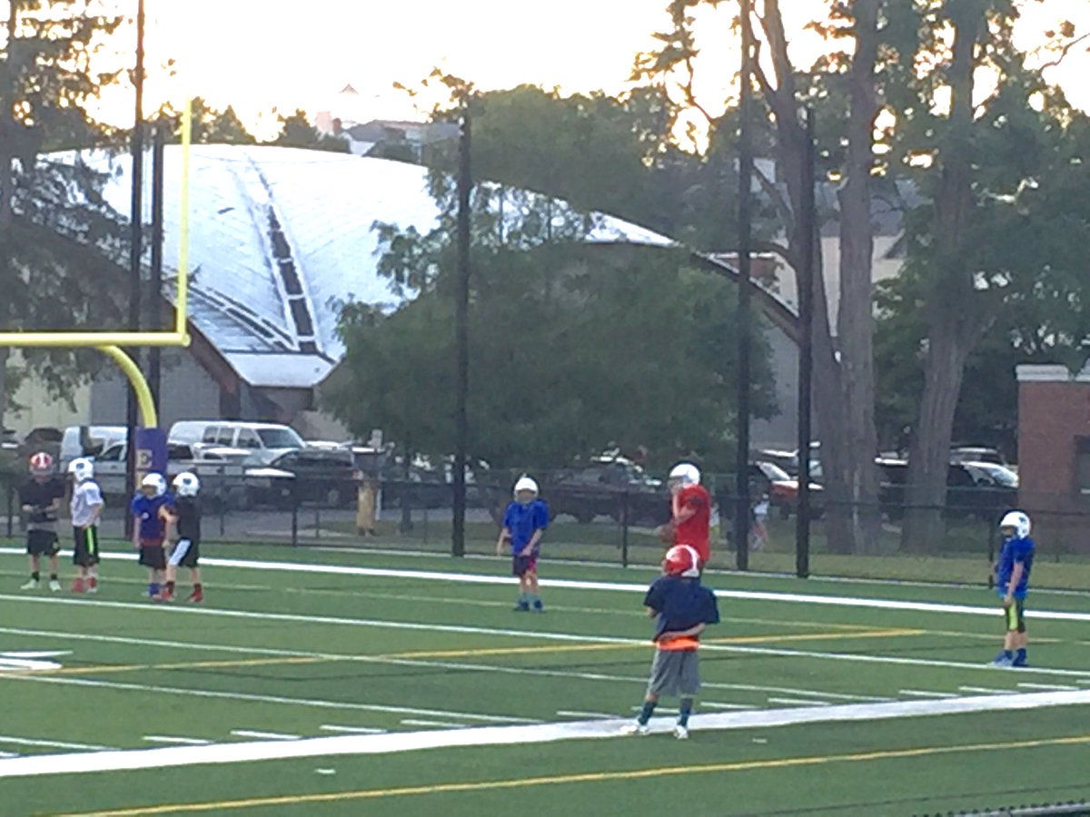 Hoops4Mat's tweet image. Great drills Williams College Football Camp