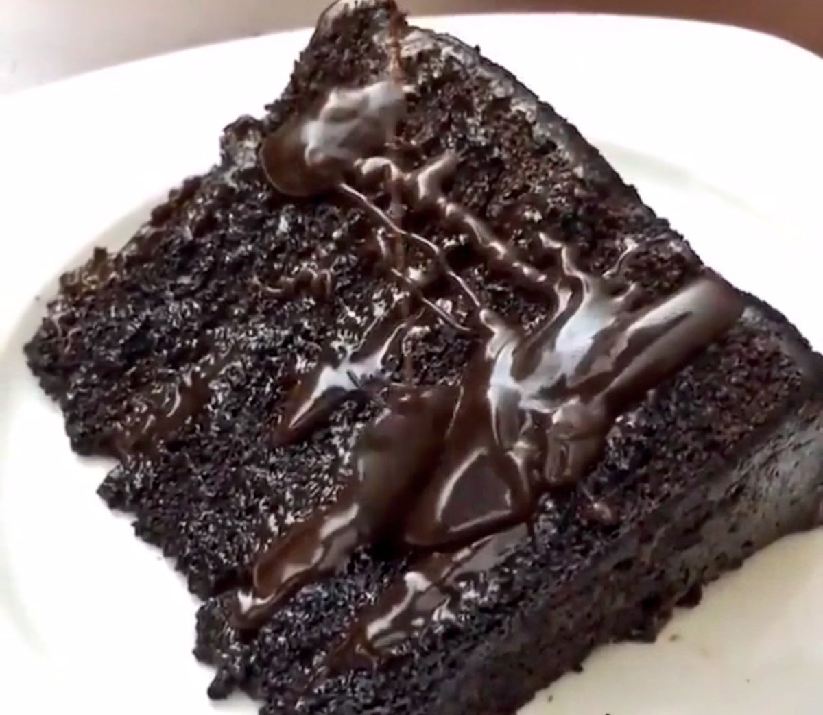 Grafocafe's tweet photo. Hoy en @Grafocafe pastel de chocolate ilimitado!! https://t.co/eA0QmDrOUA
