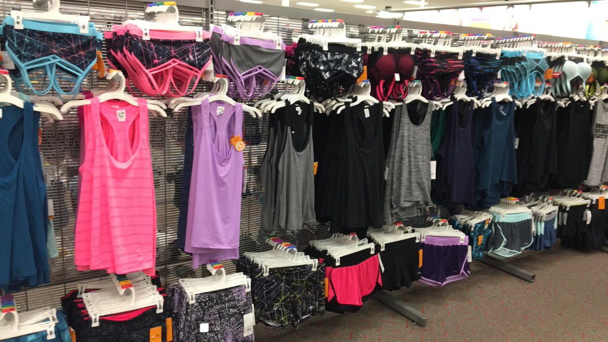 Brand ✅ Shopability ✅ Merchandising ✅ 1868 is ready for apparel sales 😍<a href="/JaxBackes/">Jackie Backes</a>