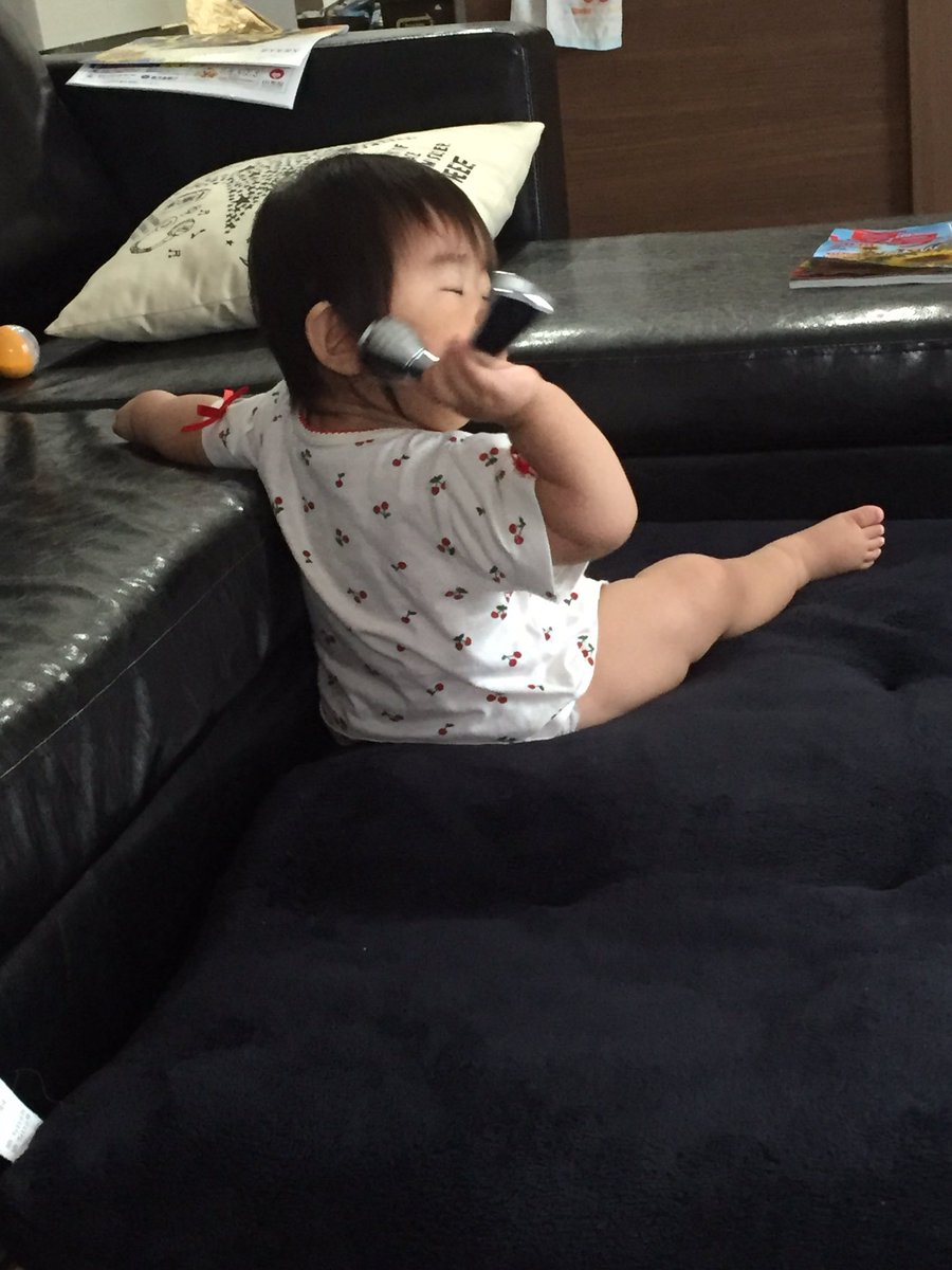 a103_n's tweet photo. 私の真似してはなもコロコロ（笑）
いつも通り寝てくれたから良かった😙 https://t.co/CFoX3h1zRg