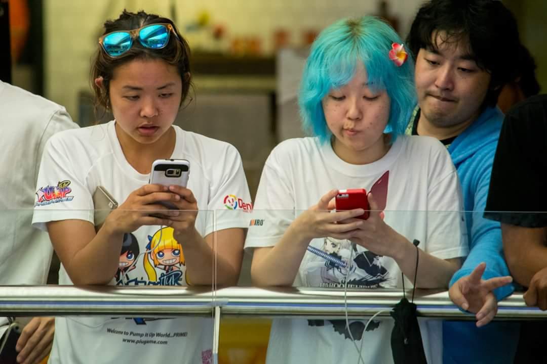 dammit_jill's tweet photo. @jubeated hey hey. Us tweeting #wpf2016 for the english and japanese audience XD https://t.co/G4dV7fAUKl
