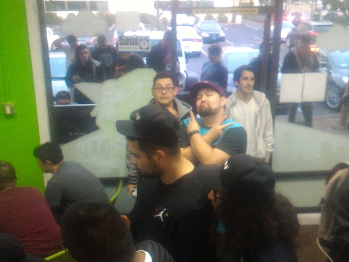 DVBro_Sage's tweet photo. great turnout at Smash @ Boba! peace to our TO @NFZ_happa and O_O to @echobo_ https://t.co/Eyag01oCWA