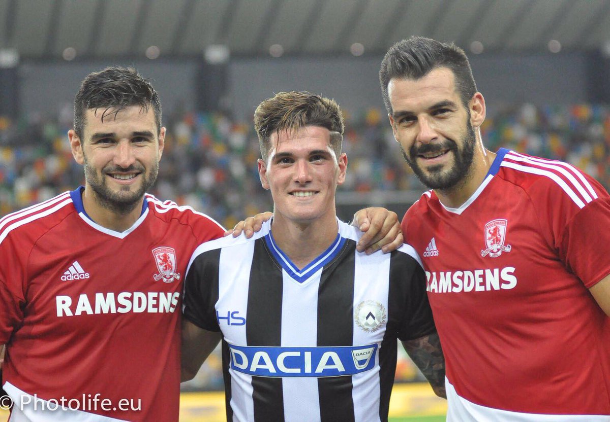AlvaroNegredo9's tweet photo. 🇪🇸Amigo!! Qué alegría volver a verte, te deseo lo mejor..disfruta de lo que mejor sabes hacer ⚽️😘. @rodridepaul https://t.co/zKJZ6HbfCh