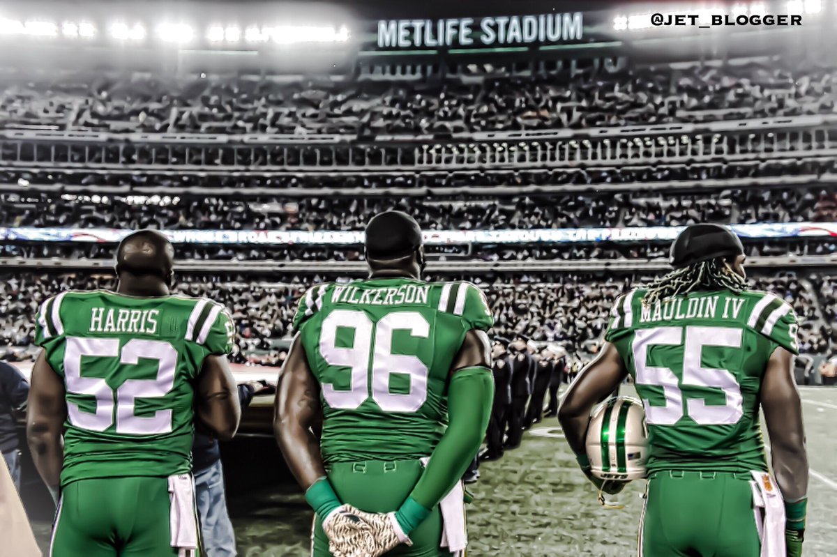 JET_BLOGGER's tweet photo. David Harris x @mowilkerson x @LozoIV ✈️🏈 
@nyjets #JetsNation #JetUp #JetLife #NYJets #nyj https://t.co/dJw4vw5AjA