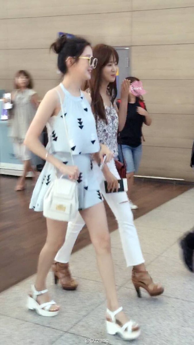 [PIC][04-08-2016]Yuri và SeoHyun khởi hành đi Trung Quốc để quảng bá cho thương hiệu dầu gội – “PANTENE” vào sáng nay Co-gvmWVUAAbN_a