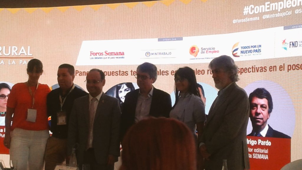 Agradezco a <a href="/ForosSemana/">Foros Semana</a> por la invitación a tan importante Foro, Excelente experiencia...mil Gracias! !!