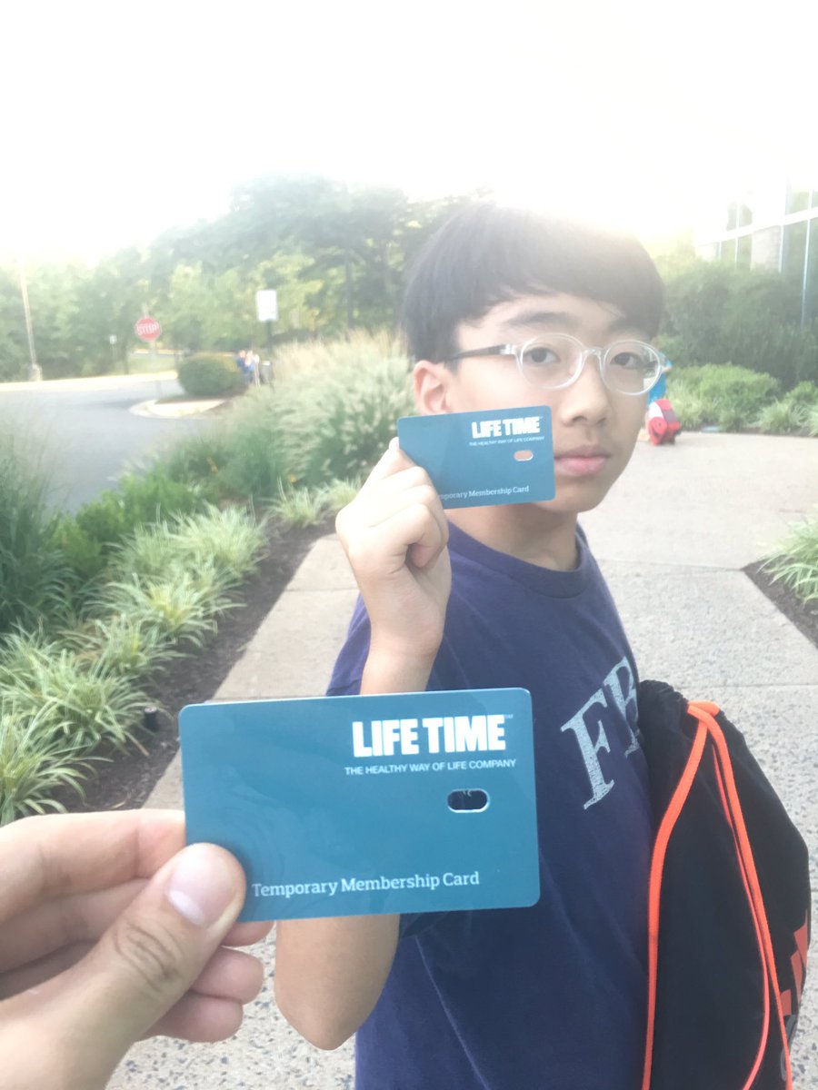 zeejster's tweet image. My bro and I are now officially Lifetime temporary membership card owners #gains #doyouevenlift #notreallyno #ohboy