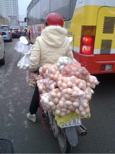 MC_trader's tweet photo. Not in those heels! #picoftheday #eggheads https://t.co/0BZl9y4tB1