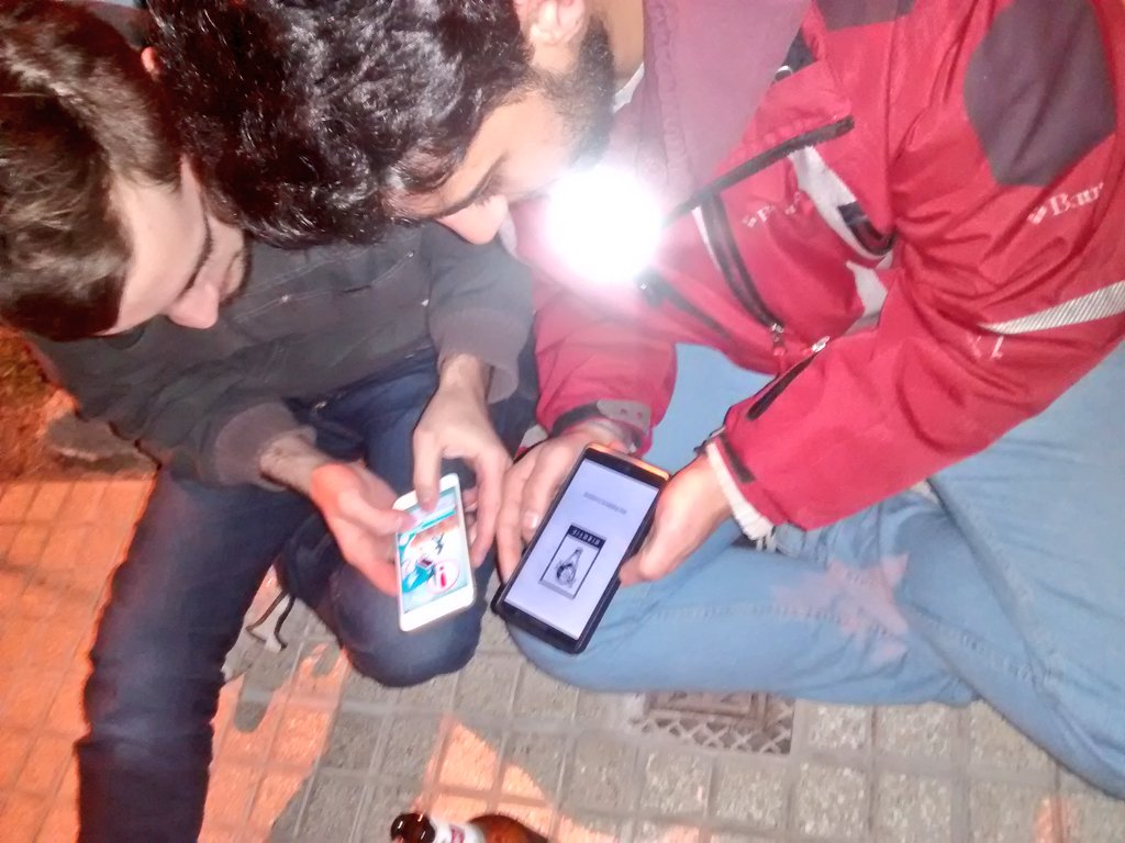 PlaggioBanda's tweet photo. Los voy a extrañar #Plaggio que en paz descansen #PokemonGO https://t.co/OSzpIm30KE