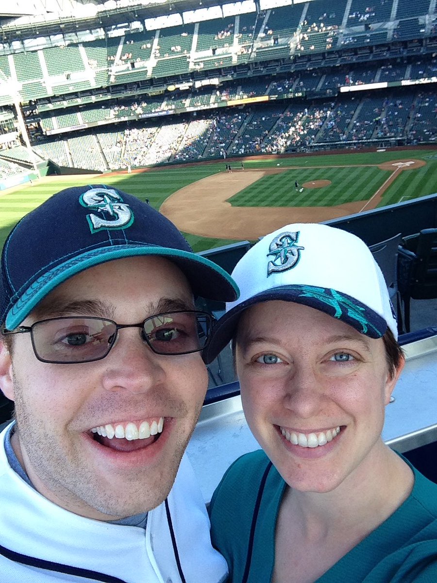 acoypanda's tweet photo. Perfect night for a ballgame. Great view from Lookout Landing! #goMs #whereiroot #rootsportsnw https://t.co/DqGJPwAP0M