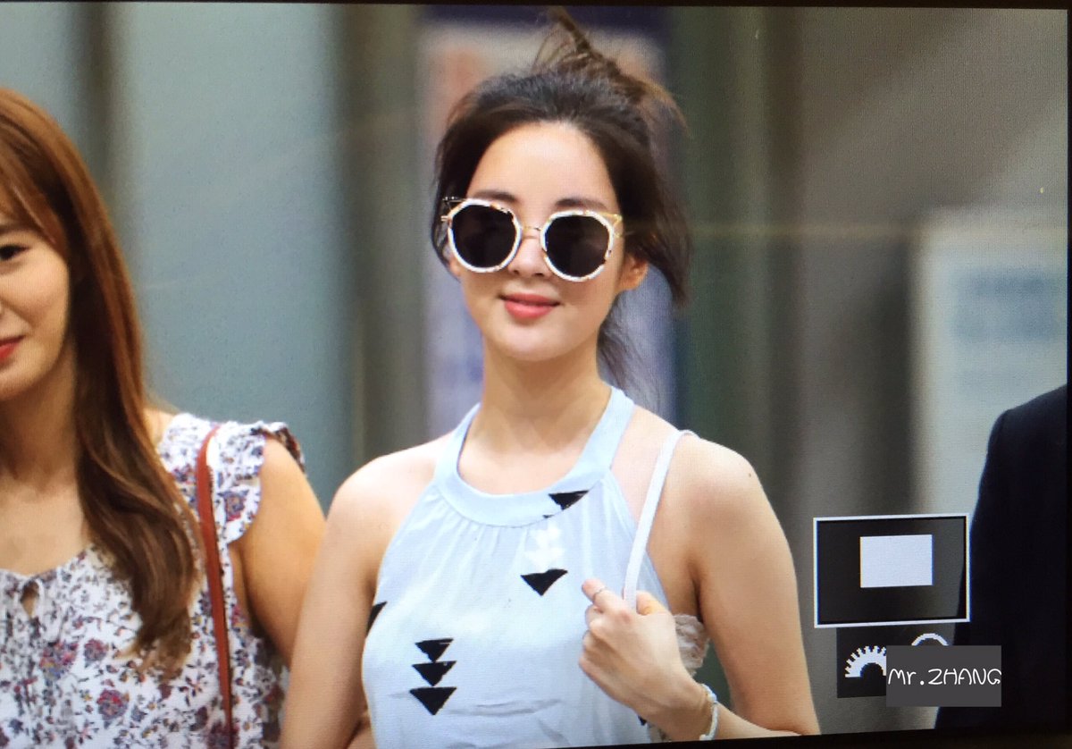 [PIC][04-08-2016]Yuri và SeoHyun khởi hành đi Trung Quốc để quảng bá cho thương hiệu dầu gội – “PANTENE” vào sáng nay Co-rZ6xUkAAxZBM
