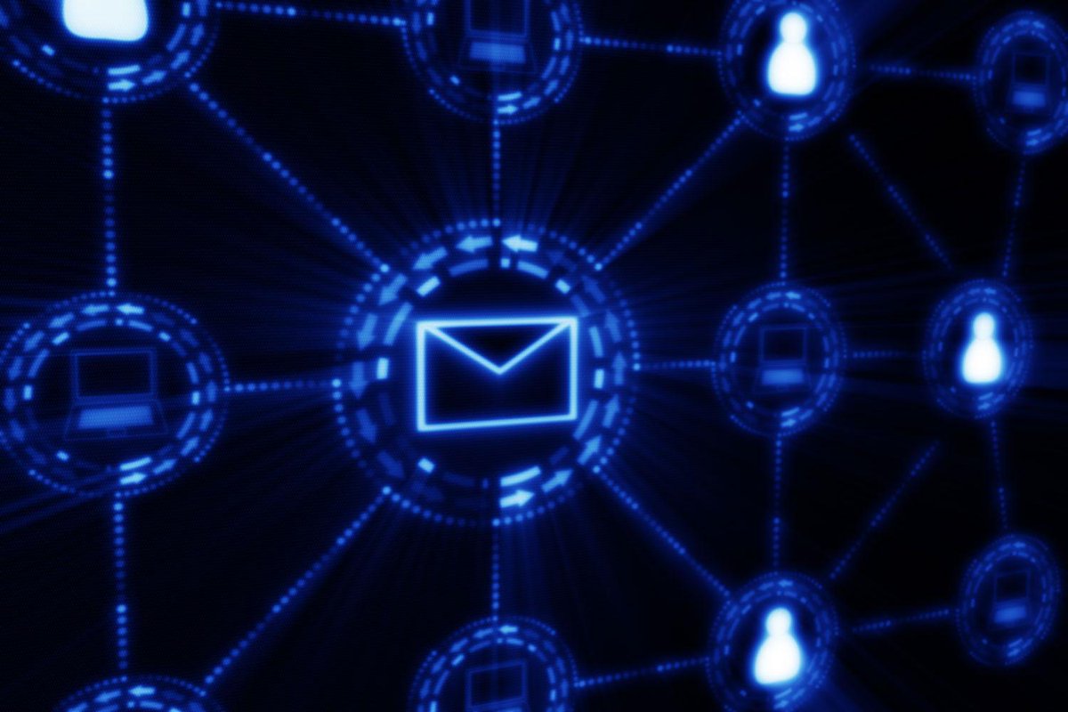 fixspotcomputer's tweet photo. It’s impossible for your computer to be infected by a virus, just from opening an email message.
#emailvirus #virus https://t.co/KI02UMncZR