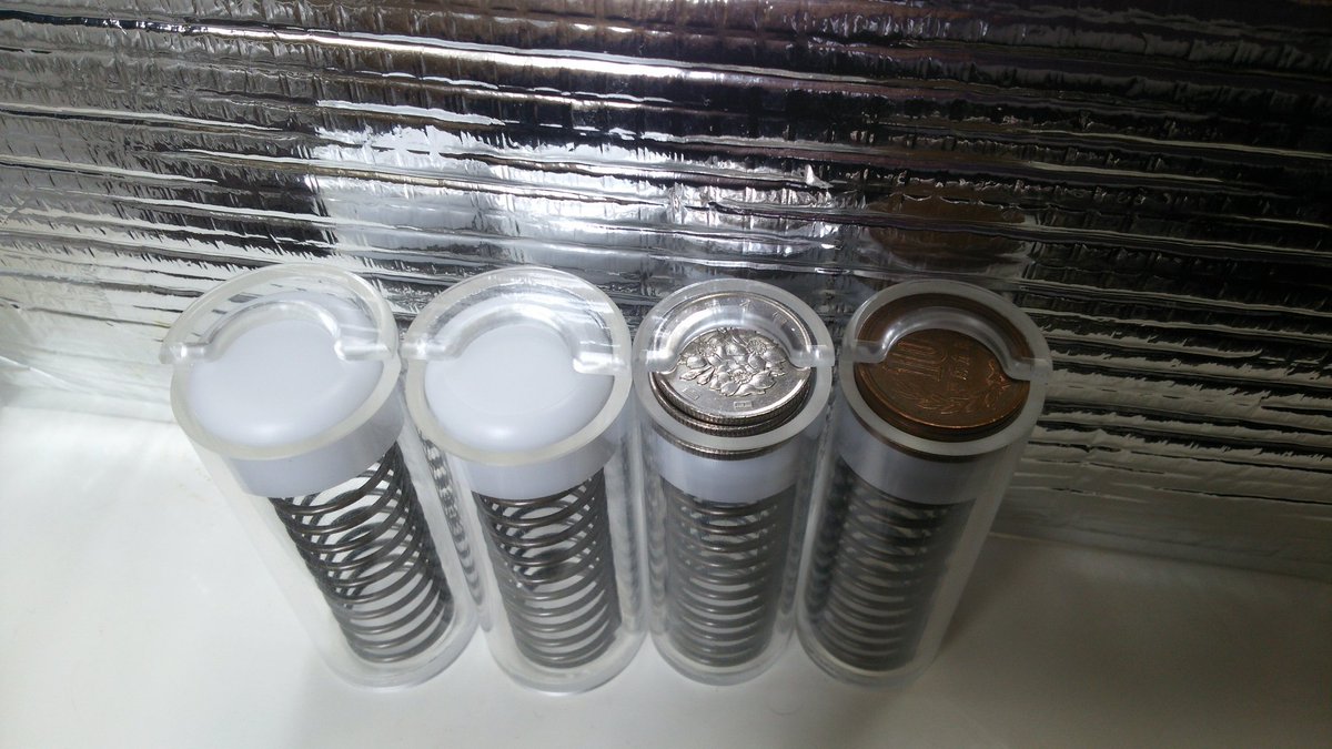 C90頒布物2】メインはクトゥルフ神話TRPGのシナリオ集ですが、今回もいつもの500円玉用コインシリンダーつくりました。 あとは、極少数ですが100 円玉用も作りました。 値段は各2000円です。 前回のテスト品は1500円で