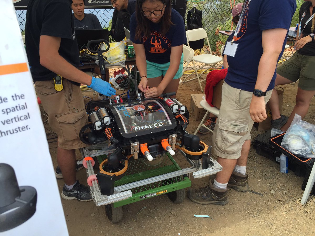 MikePuckett's tweet photo. Congrats to @CITSubTeam for their win at @AUVSIFoundation #robosub2016 competition, awesome @SOLIDWORKS design too! https://t.co/kzgzxe6mwW