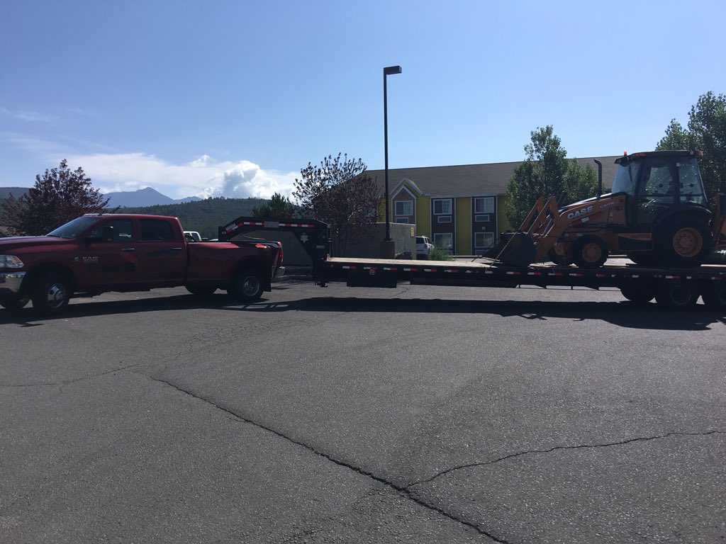 ShadeTreeNTWK's tweet photo. When hauling equipment interstate and weight is >26k lbs, don't forget #IFTA and #IRP or trip and fuel permits. https://t.co/5bjhSQL8Yf