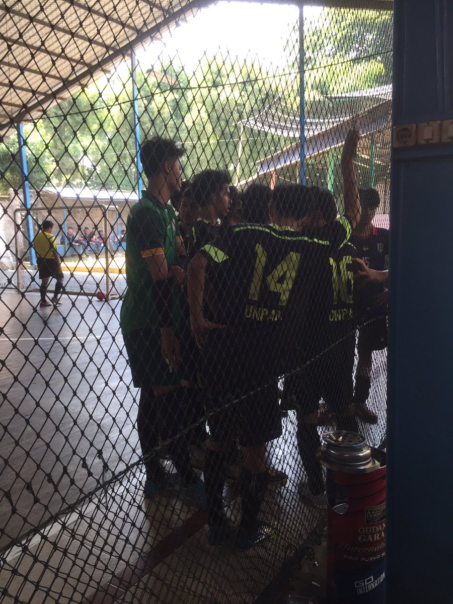 PerayaanHKN's tweet photo. Selanjutnya futsal putra di lapangan 2 adalah Pakuan vs Sekutu FC. Goodluck! https://t.co/5NJ3VlrTtc