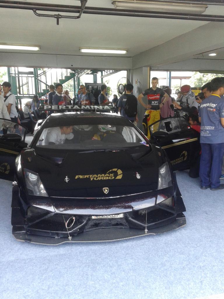 achmadsofari1's tweet photo. #SeanSation #Gosean #taxiride sirkiut sentul https://t.co/i18eiQzYzY