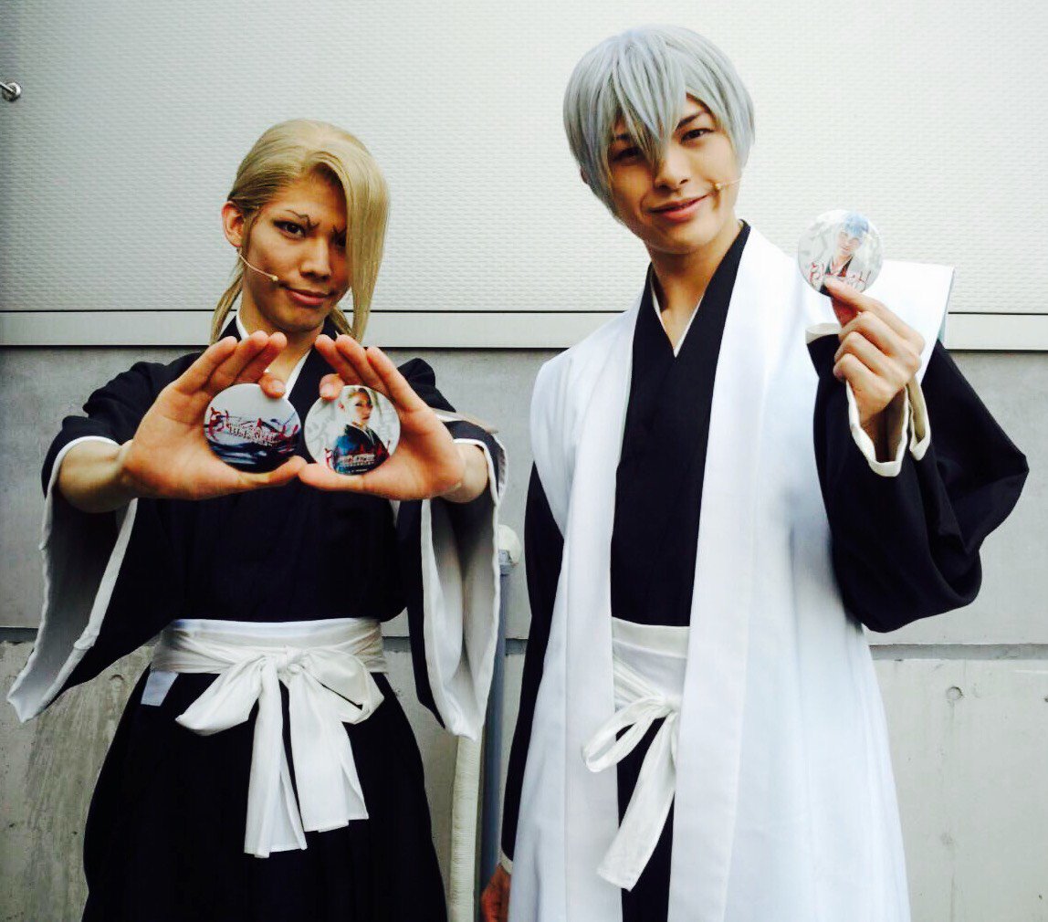 Rock Musical Bleach Rock Musical Bleach もうひとつの地上 のグッズをご紹介します まずは缶バッジ 500 税込 グッツ販売は開演の1時間前から開始しています T Co Ty6oo4m0ve Twitter