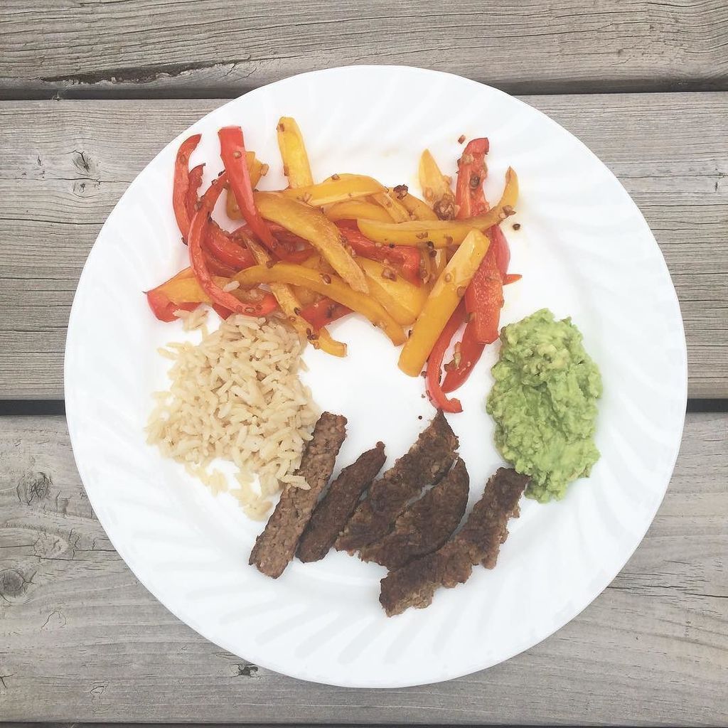 thrulesyeux's tweet image. Dinner is served 👌🏽
#fmsphotoaday #FMS_Colourful #PhotoADay #CivicLongWeekend #CivicHoliday ift.tt/2aHDlGo