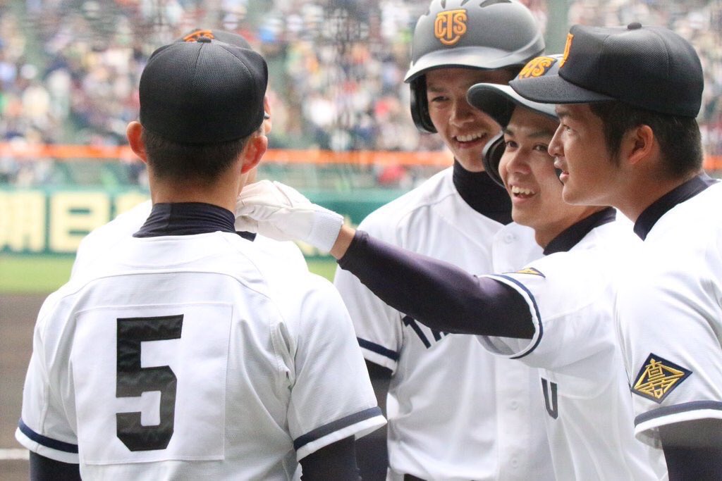 kosien_b's tweet photo. @0902KOSHIENN @Hiroto28xxx @vaseball @ShunBase @kXloveXball 
米麦くんたちが引退する前に高松商業の試合見に行きたかった😭ほんとに高松商業だいすき😂✨ずっと応援してる😆🎌✨ https://t.co/zZNhtjcDzk