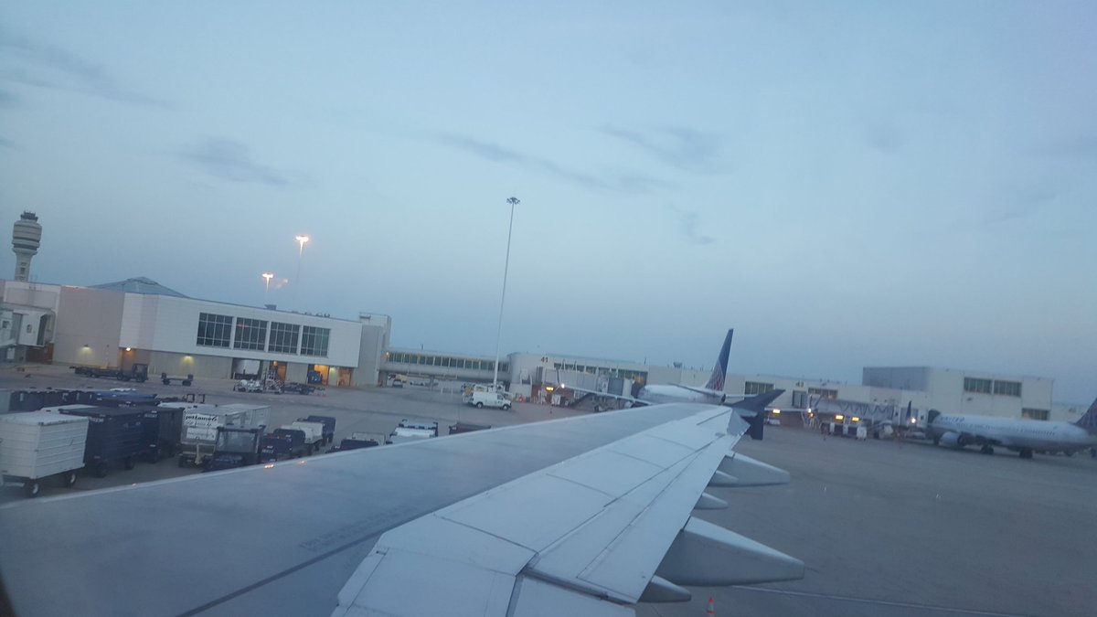 Mitzula's tweet image. Bye Orlando it was fun #CreateCon #BigDiz #DiamondClub