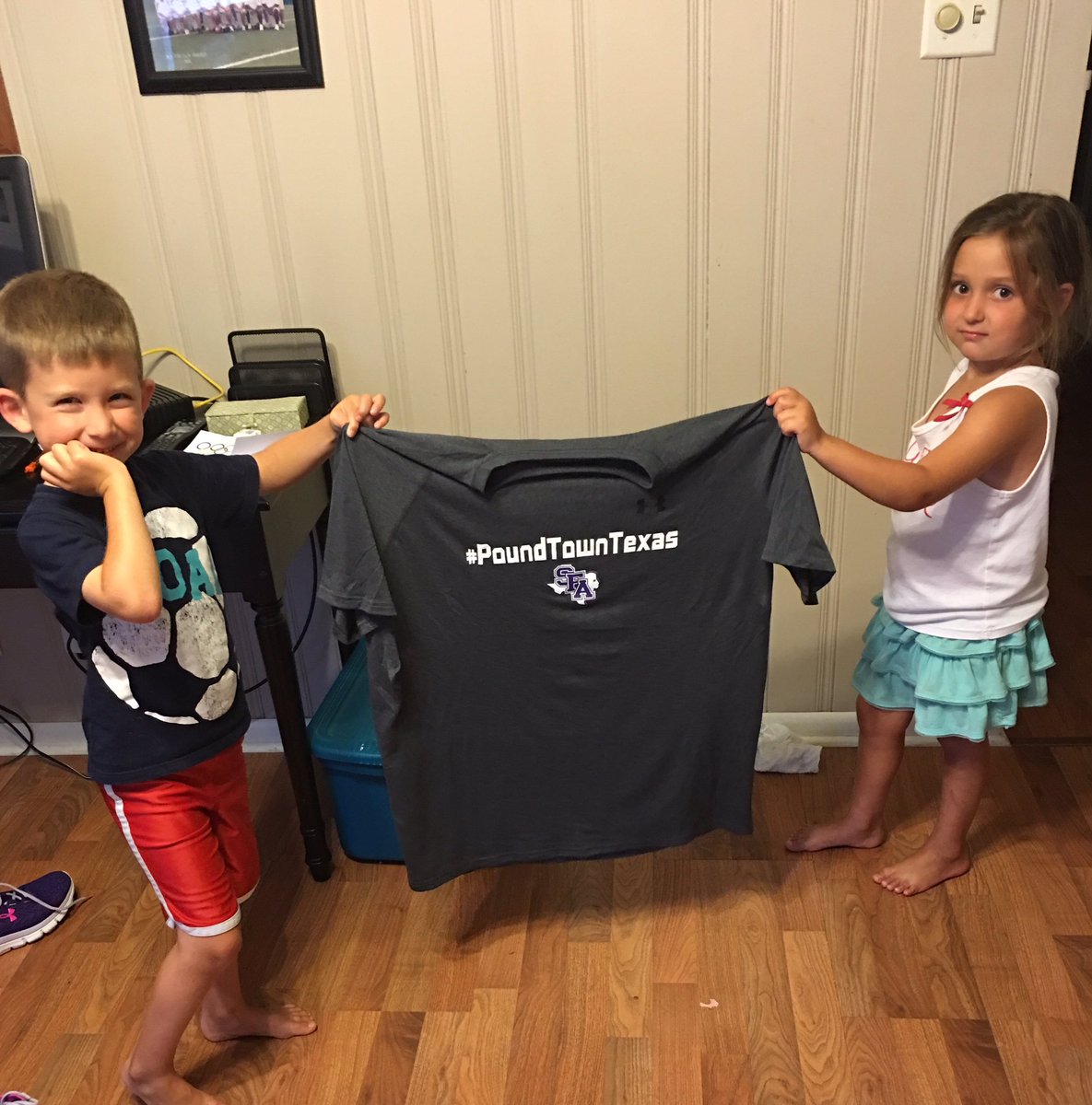 BillyBestOL's tweet photo. New OL Award Shirts are in. #PoundTownTexas 🔥🔥🔥💪🏼 https://t.co/EHlI1OxFPG